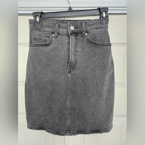 H&M Gray Classic Straight-Leg Jeans